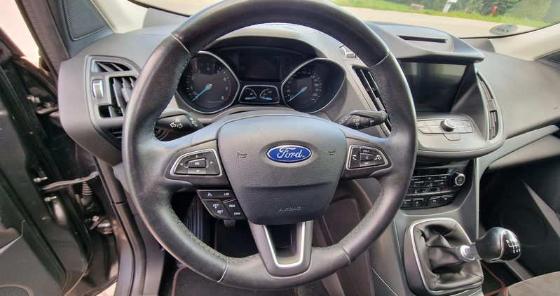 Ford Kuga cena 42900 przebieg: 67000, rok produkcji 2017 z Ryki małe 137